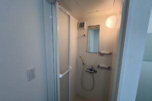 foy-shower4